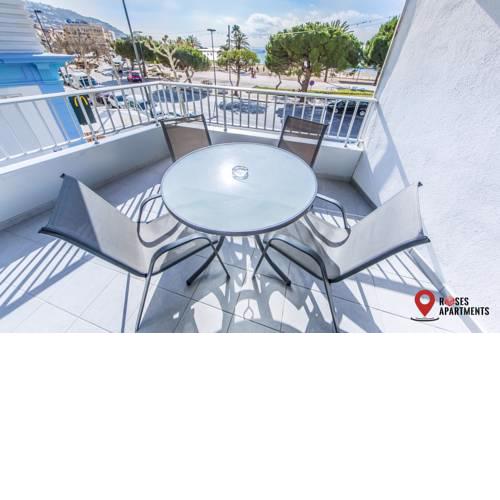 Roses Apartments Sea View