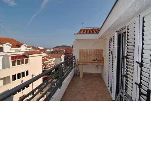 Rossa Apartments