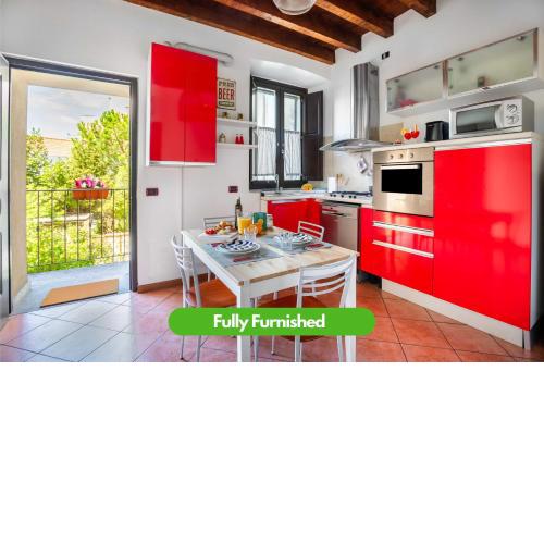 Rosso Milano Apartment - Navigli Area Retreat