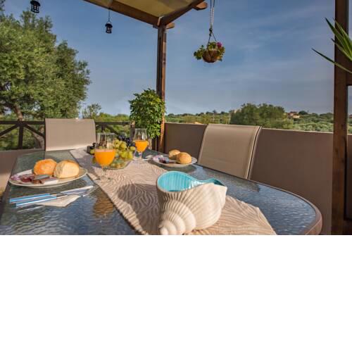 Roula s Private hillside House.