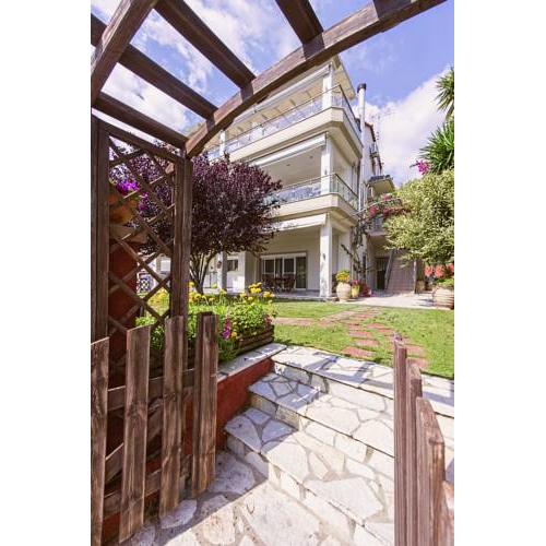 Rousis Studios
