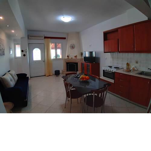 Roussa's View Apartments