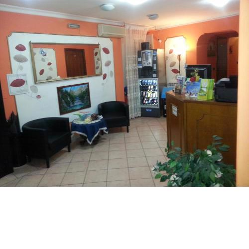 Roxena House