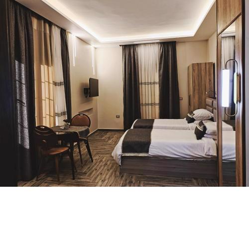 Royal Elegance Room