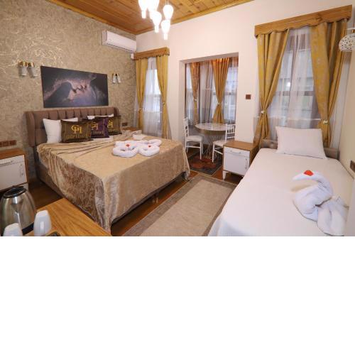 Royal Gur Hotel