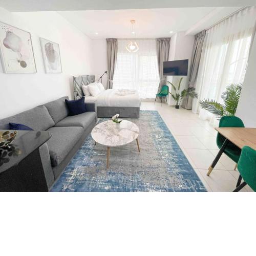 Royal Oceanic in JBR by Happy Season Holiday homes