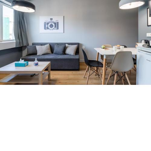 Royalty Apartment Syggrou 3