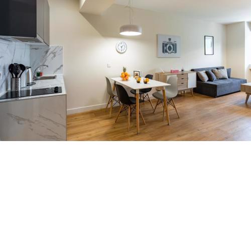 Royalty Apartment Syggrou 4