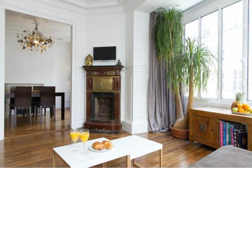 Rue Saint Honore City Apartment - Louvre Paris