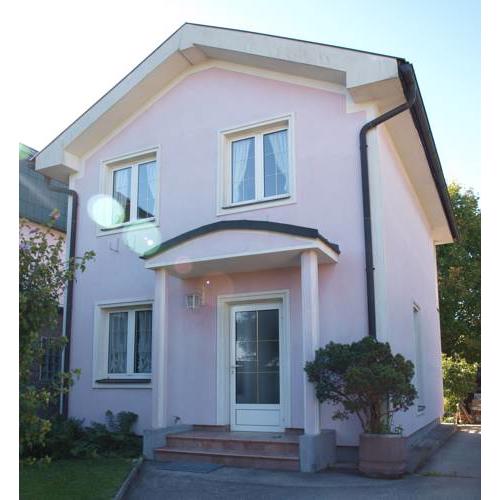 Ruhiges, familienfreundliches Haus mit Garten nahe Wien
