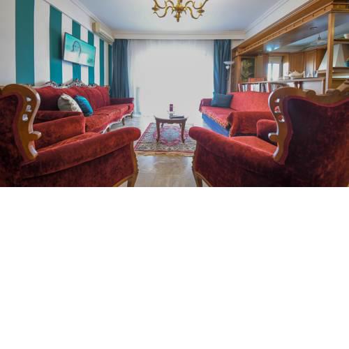 Rustic Apartment 2BR in Thessaloniki (sleeps 6)!