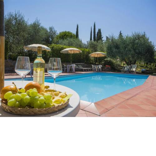 Rustic Apartment in Castelfiorentino with Swimming Pool
