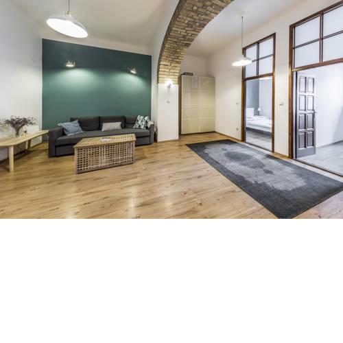 Rustic Apartment with Free Parking