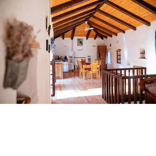 Rustic Holiday Villa Upper Qeparo