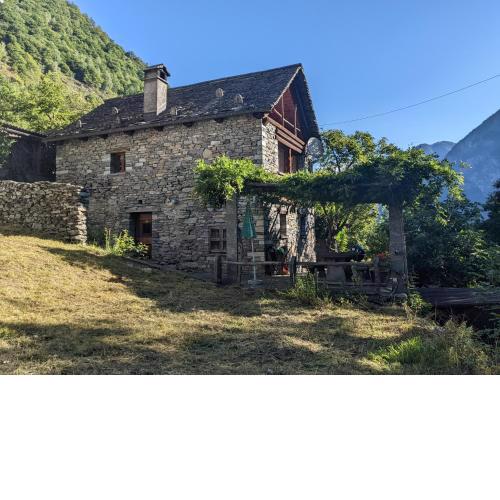 Rustico Tello