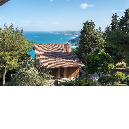 S267 - Sirolo - porzione di villa singola immersa nel verde del Monte Conero