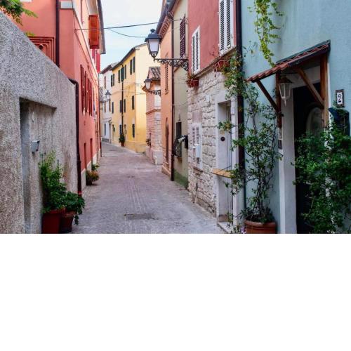 S269 - Sirolo, monolocale in centro storico!
