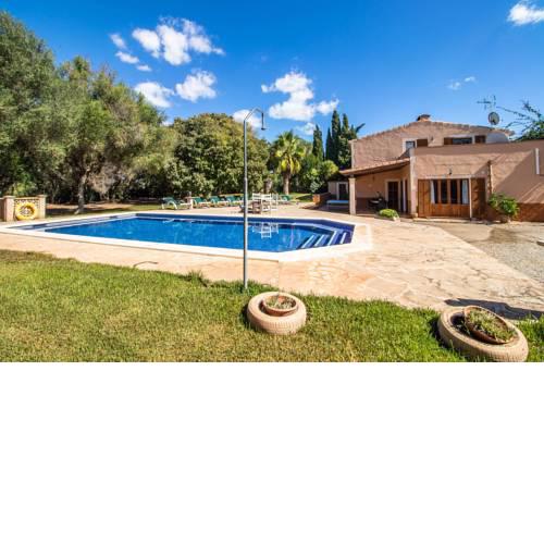 Sa Cavea country house with pool in idyllic secnery