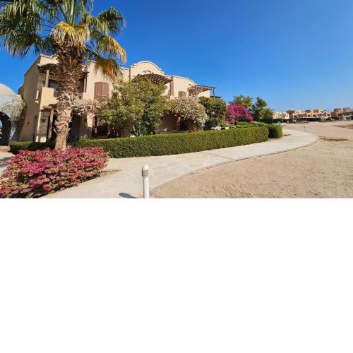 Sabina - A Luxurious Fully Furnished Ground Floor 2BD Apartment in El Gouna-Red Sea