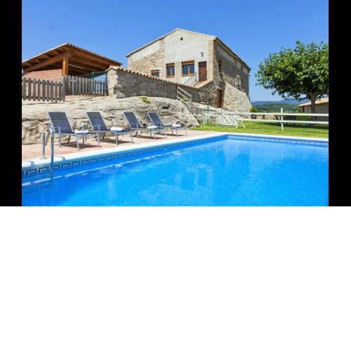 Sagas Villa Sleeps 17 with Pool