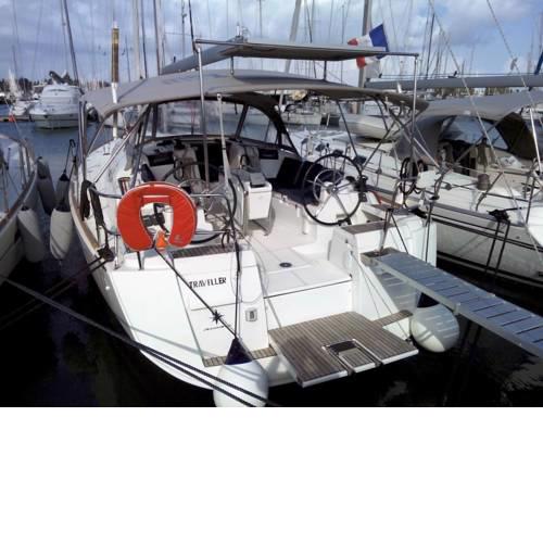 SAILING YACHT TRAVELLER