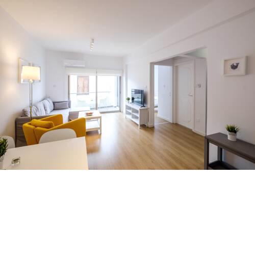 Saint Lazarus square Fully renovated with Balcony
