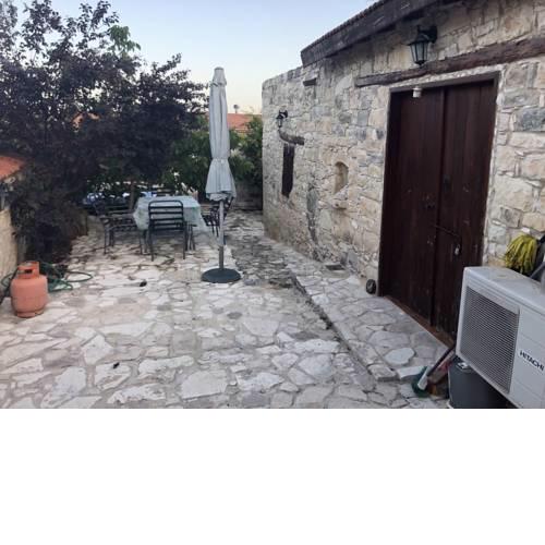 Salamiou Stone House 1