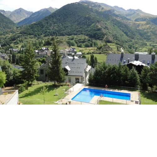 Saliecho. Acogedor apto de montaña. Piscina y buenas vistas