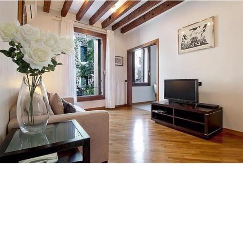 Salmaso Apartments