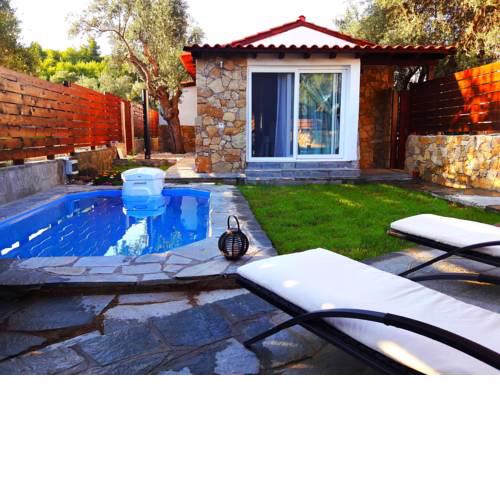 Salonikiou Beach Luxury Residences