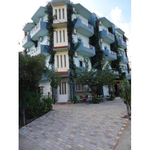 Saloustros Apartments