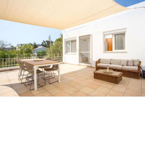 Salty Beach Front House Faliraki