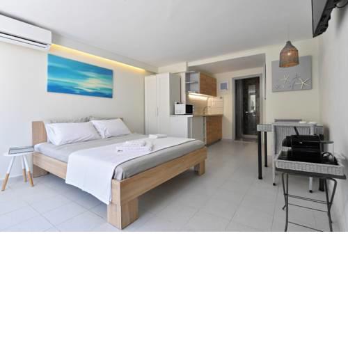 "Salty" New & Cozy Studio in the Center of Naousa