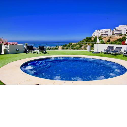 Samara 4 Modern 2BR with SPA