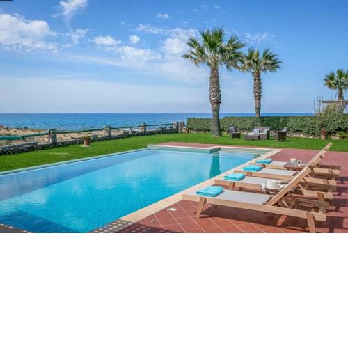 Sami Villa Sleeps 6 Pool Air Con WiFi
