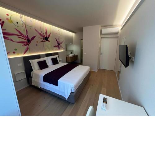 SAN LORENZO Luxury Boutique