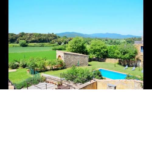 San Sadurni Villa Sleeps 5 with Pool