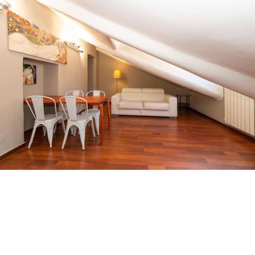 San Salvario Apt with Balcony