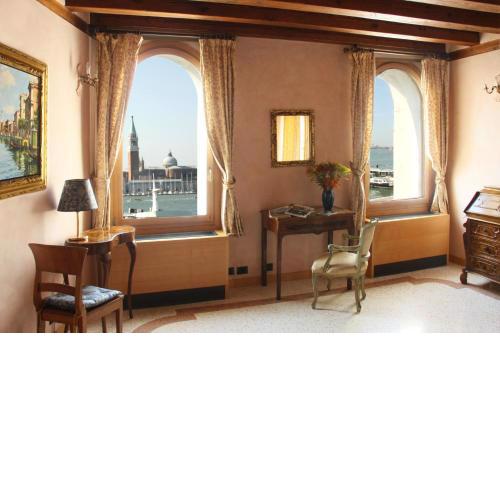 San Simeon Apartments