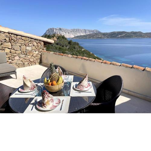 SAN TEODORO PUNTA EST FANTASTICO TRILOCALE VISTA MARE