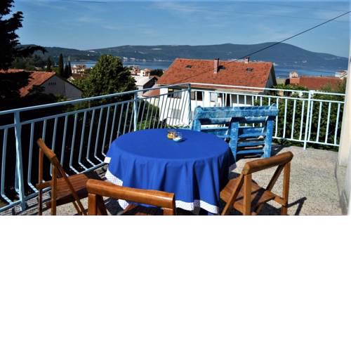 Sandra's Sunny Guest House