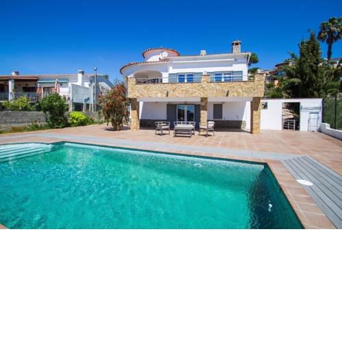 Sant Antoni de Calonge Villa Sleeps 4 Pool WiFi