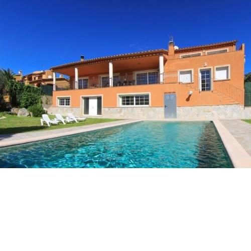 Sant Antoni de Calonge Villa Sleeps 7 Pool WiFi