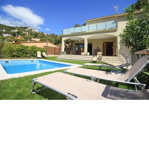 Sant Antoni de Calonge Villa Sleeps 8 Pool WiFi