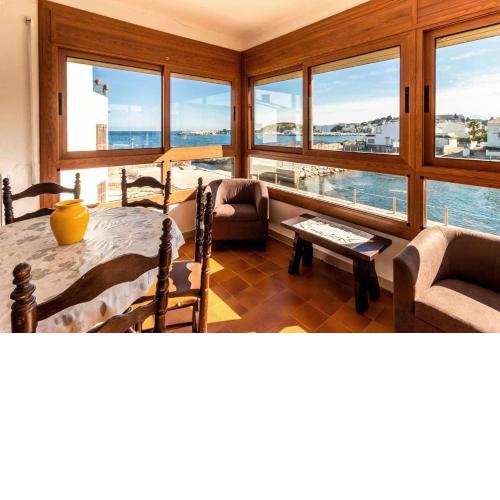 SANT CARLES 21 apartamento soleado con vistas al mar y al puerto