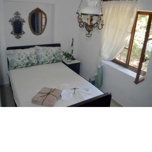 SANTA CRUZ country cottage