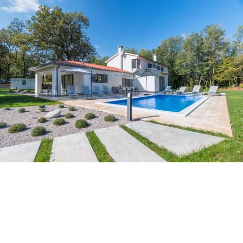 Santalezi Villa Sleeps 8 Pool Air Con WiFi