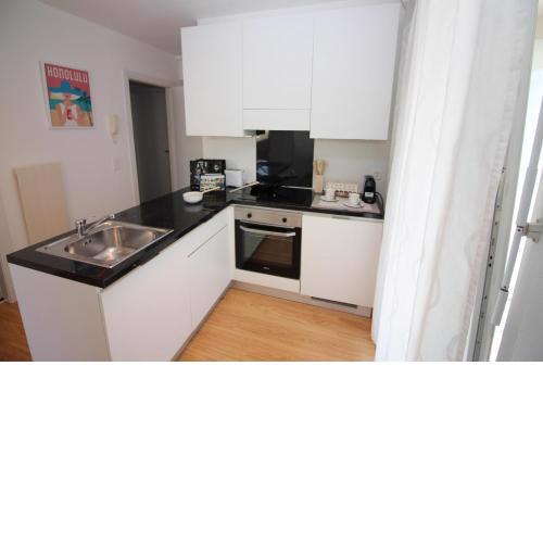 Santi Apartment Few Min From Lake - Happy Rentals
