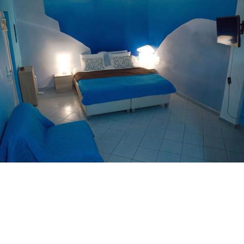 Santorini studio in Athens near sea& center
