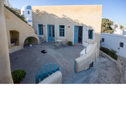 Santorinio Yellow House